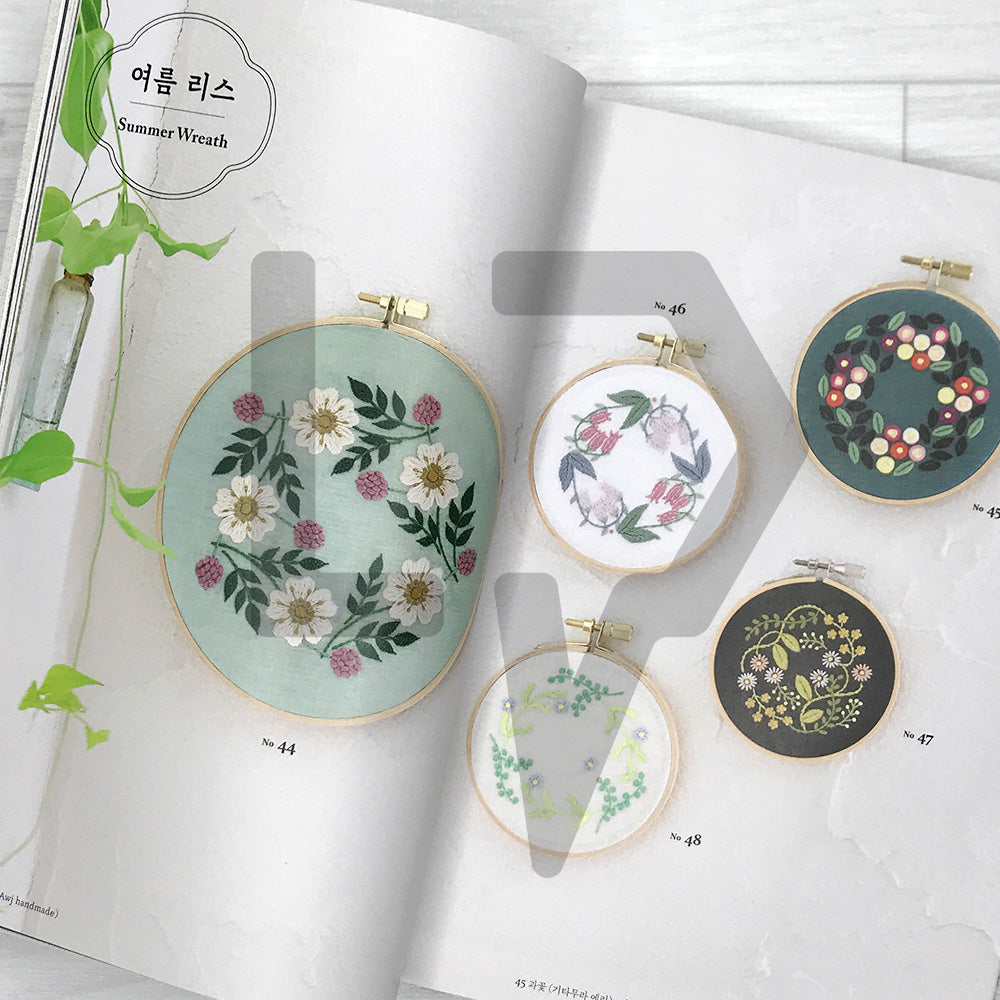 Bouquets and Wreaths: Botanical Embroidery Capturing the Beauty of the Four Seasons 부케와 리스: 사계절의 아름다움을 담은 식물 자수
