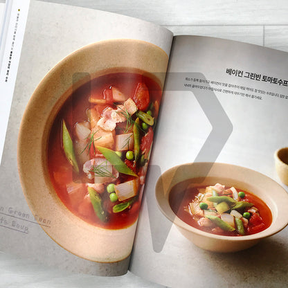Soup & Stew Holic: 47 Comforting Recipes from Dear Butter 수프 & 스튜 홀릭: 간소하면서도 속 편안한 한 끼의 완성, 셰프의 킥이 담긴 레시피 47가지